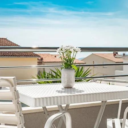 Apartments And Rooms Vuleta, Close To The Beach Makarska Room photo