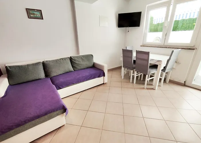 Apartments And Rooms Vuleta, Close To The Beach