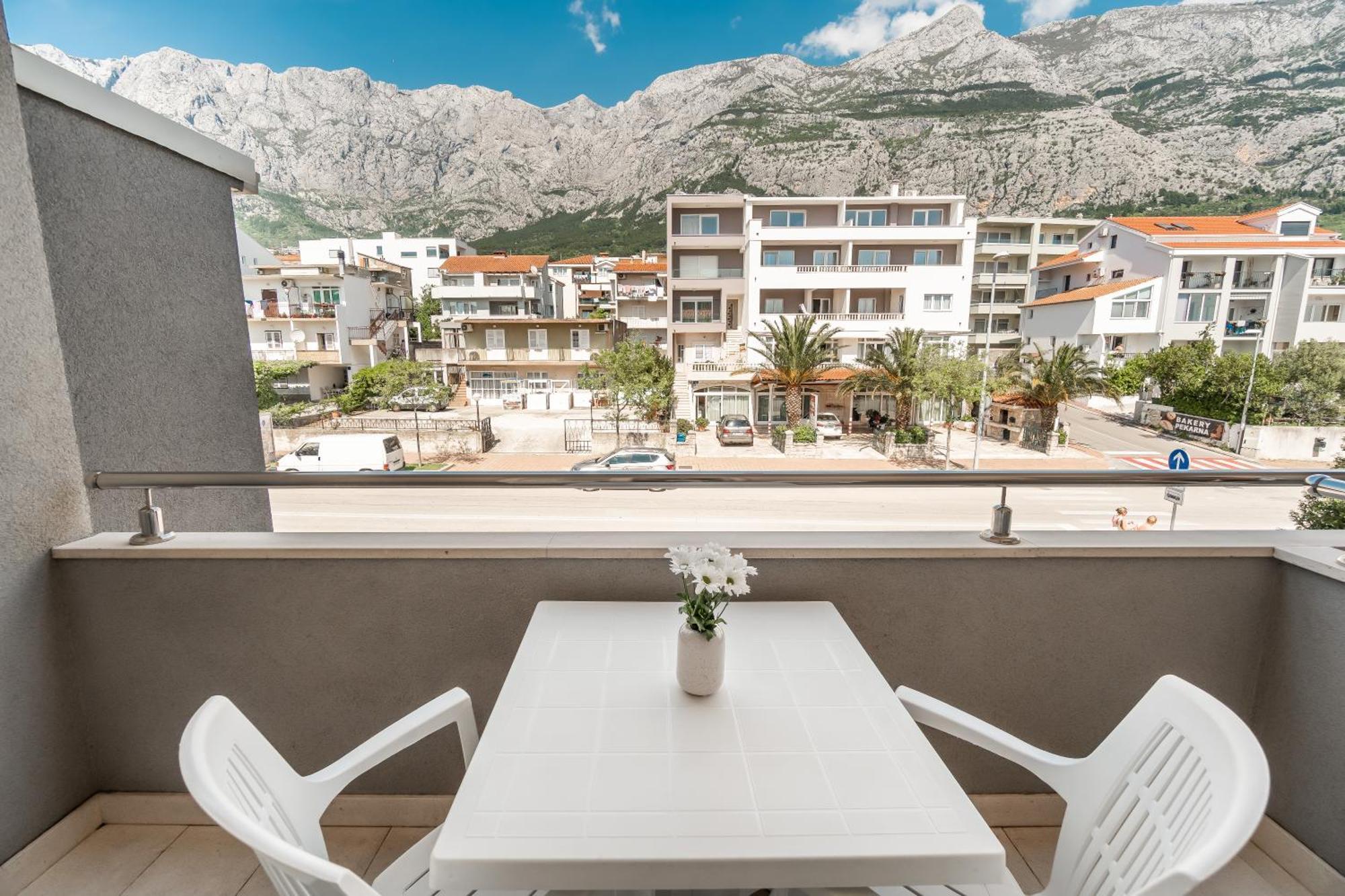 Apartment And Vuleta, Close To The