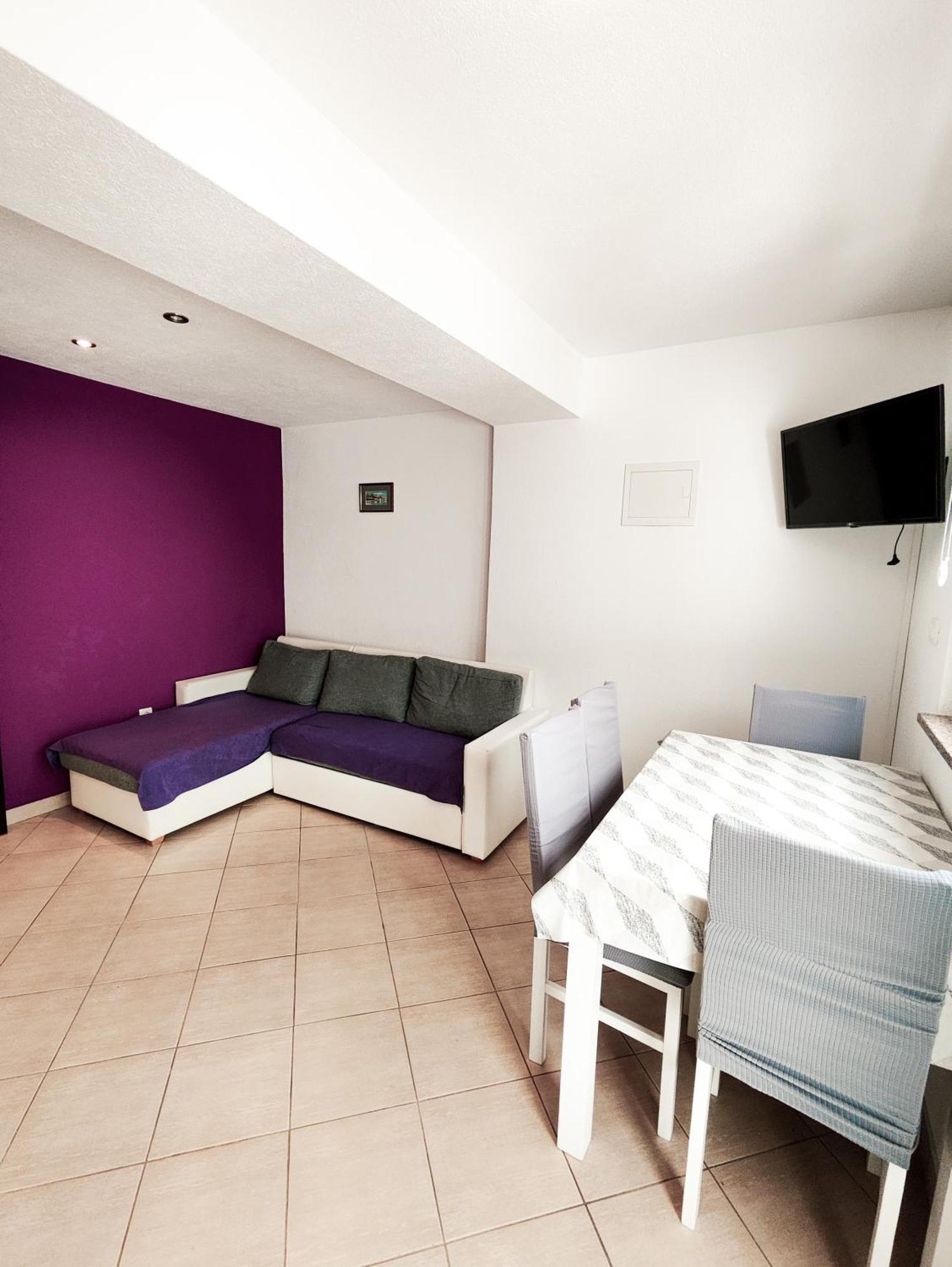 Apartment And Vuleta, Close To The